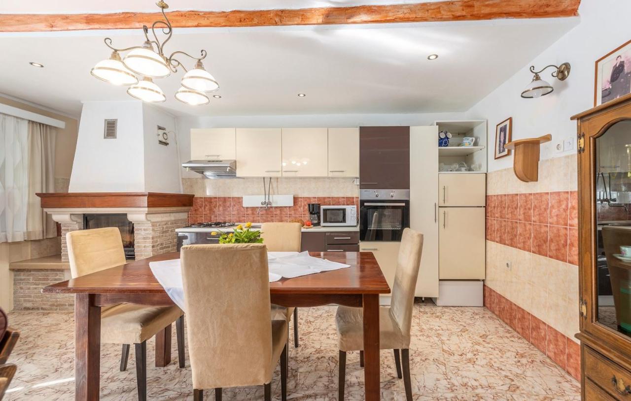 מלון House Peresiji חדר תמונה